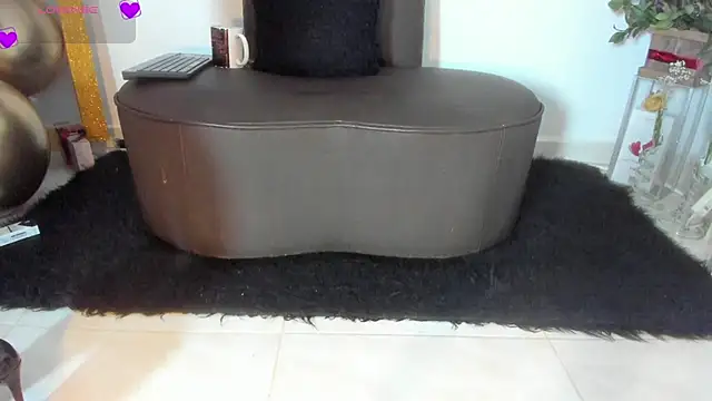 violetmontan online show from December 17, 2025, 7:57 am