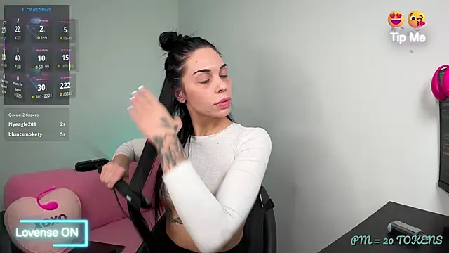 Snapshot of NattyFierros chatting on March 20, 2025, 9:59 am NattyFierros online show from March 20, 2025, 9:59 am