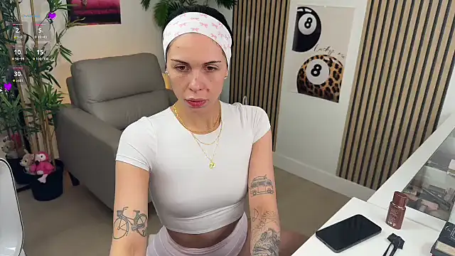 Snapshot of NattyFierros chatting on October 7, 2025, 7:09 am NattyFierros online show from October 7, 2025, 7:09 am