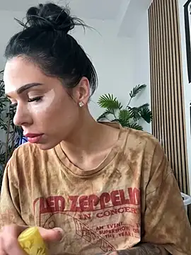 Snapshot of NattyFierros chatting on October 20, 2025, 8:20 pm NattyFierros online show from October 20, 2025, 8:20 pm