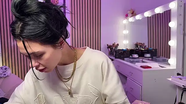 Snapshot of NattyFierros chatting on November 15, 2025, 11:03 am NattyFierros online show from November 15, 2025, 11:03 am