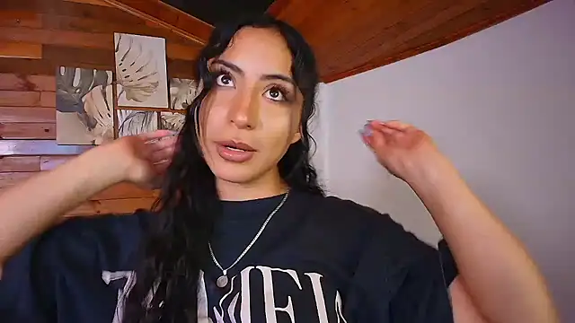 Snapshot of amber_curly chatting on January 8, 2026, 9:10 pm amber curly online show from January 8, 2026, 9:10 pm