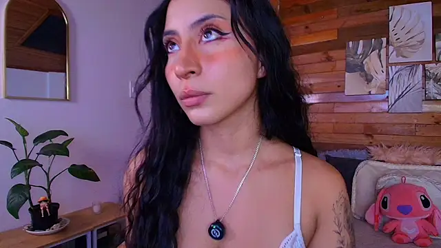 Snapshot of amber_curly chatting on July 15, 2026, 9:44 pm amber curly online show from July 15, 2026, 9:44 pm