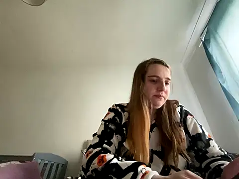 Snapshot of EvieRoseex chatting on November 3, 2025, 3:15 pm EvieRoseex online show from November 3, 2025, 3:15 pm