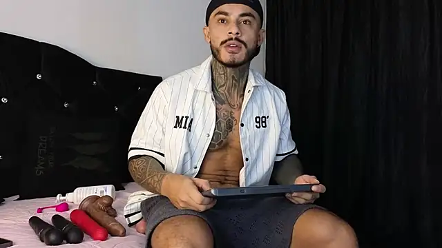 Snapshot of john_cartter1 chatting on March 12, 2025, 11:10 am john cartter1 online show from March 12, 2025, 11:10 am