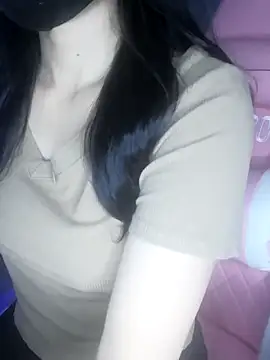 Snapshot of _Linez_ chatting on March 18, 2025, 7:55 pm Linez online show from March 18, 2025, 7:55 pm