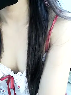 Snapshot of _Linez_ chatting on September 12, 2025, 5:02 pm Linez online show from September 12, 2025, 5:02 pm