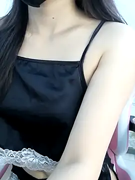 Snapshot of _Linez_ chatting on September 8, 2025, 5:45 pm Linez online show from September 8, 2025, 5:45 pm