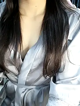 Snapshot of _Linez_ chatting on October 12, 2025, 6:09 pm Linez online show from October 12, 2025, 6:09 pm