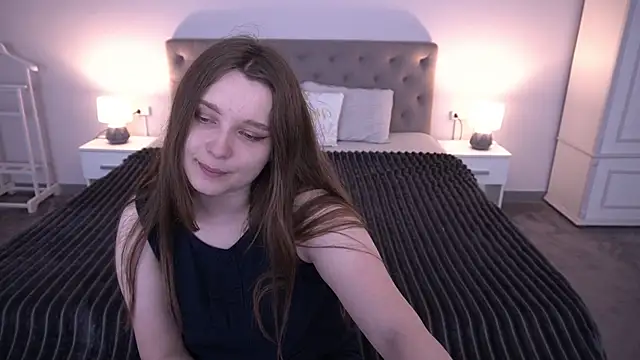 MagicPeachh  online show from May 30, 2026, 7:52 pm
