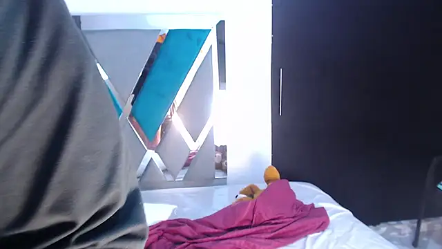 Victoria Coleman online show from September 26, 2025, 11:39 am