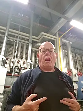 Snapshot of andrejoyfull64 chatting on October 7, 2025, 9:21 am andrejoyfull64 online show from October 7, 2025, 9:21 am