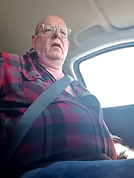 andrejoyfull64 online show from April 28, 2026, 11:25 am