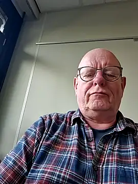 Snapshot of andrejoyfull64 chatting on October 27, 2025, 1:56 pm andrejoyfull64 online show from October 27, 2025, 1:56 pm