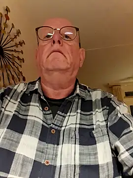 Snapshot of andrejoyfull64 chatting on December 4, 2025, 4:06 pm andrejoyfull64 online show from December 4, 2025, 4:06 pm