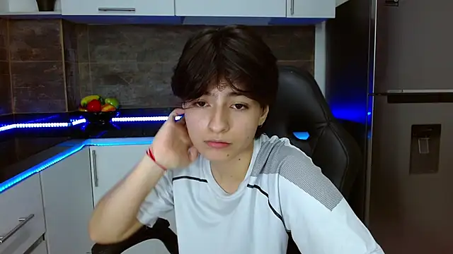 Snapshot of Bryce_Evans chatting on November 25, 2025, 3:23 pm Bryce Evans online show from November 25, 2025, 3:23 pm