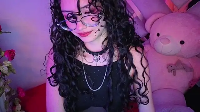 Snapshot of CherieCurl chatting on July 18, 2026, 3:20 pm CherieCurl online show from July 18, 2026, 3:20 pm