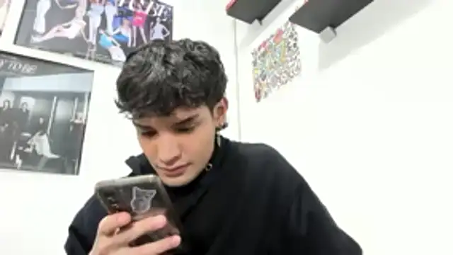 Snapshot of Martinsibiris chatting on February 16, 2026, 3:54 pm Martinsibiris online show from February 16, 2026, 3:54 pm