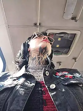 Snapshot of taaylor33 chatting on February 27, 2026, 8:19 pm taaylor33 online show from February 27, 2026, 8:19 pm