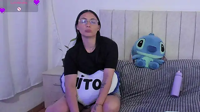 Snapshot of anny_roberts chatting on December 15, 2025, 11:10 pm anny roberts online show from December 15, 2025, 11:10 pm