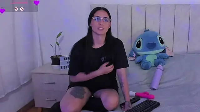 Snapshot of anny_roberts chatting on November 23, 2025, 10:09 pm anny roberts online show from November 23, 2025, 10:09 pm