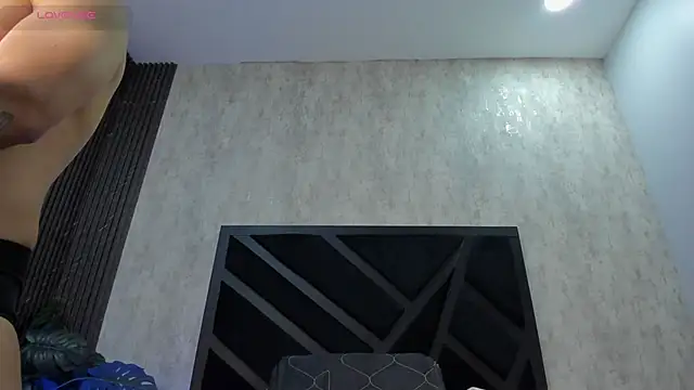 Snapshot of Johan_Williams_07 chatting on June 7, 2026, 2:44 pm Johan Williams 07 online show from June 7, 2026, 2:44 pm