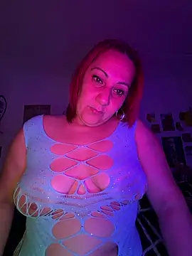 DeeLight124 online show from May 6, 2026, 4:05 am