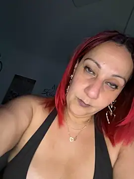 Snapshot of DeeLight124 chatting on October 15, 2025, 4:44 am DeeLight124 online show from October 15, 2025, 4:44 am