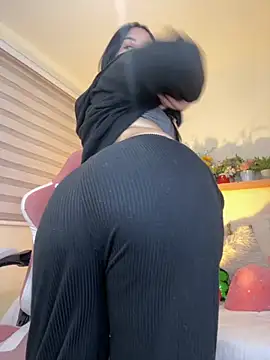 Starliee   online show from November 21, 2025, 1:26 am