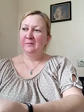 Snapshot of blondyaguar chatting on December 2, 2024, 11:18 am blondyaguar online show from December 2, 2024, 11:18 am