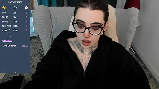 Snapshot of Dixi_Pixi_ chatting on July 5, 2026, 10:22 am Dixi Pixi online show from July 5, 2026, 10:22 am