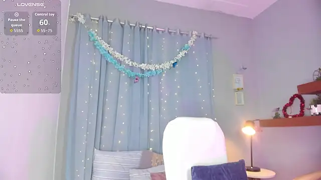 Chloe fischer  online show from July 4, 2026, 3:27 pm