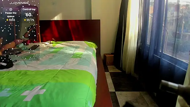 latinaStepmom online show from October 29, 2025, 8:41 pm