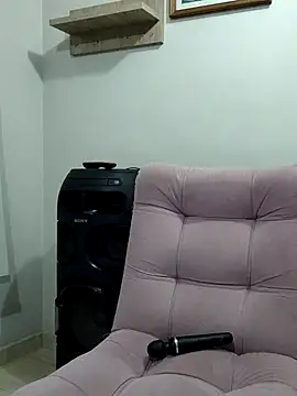 Snapshot of LisbethMoore_ chatting on November 26, 2025, 10:04 am LisbethMoore online show from November 26, 2025, 10:04 am