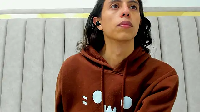 Snapshot of FreyaMoller chatting on February 25, 2026, 7:03 pm FreyaMoller online show from February 25, 2026, 7:03 pm