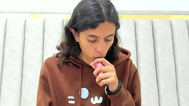 Snapshot of FreyaMoller chatting on March 4, 2026, 6:59 pm FreyaMoller online show from March 4, 2026, 6:59 pm