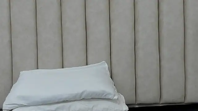 FreyaMoller online show from November 7, 2025, 7:51 pm