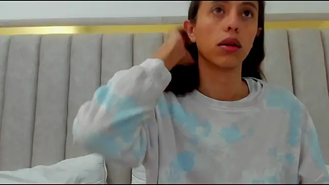 Snapshot of FreyaMoller chatting on January 6, 2026, 1:26 pm FreyaMoller online show from January 6, 2026, 1:26 pm