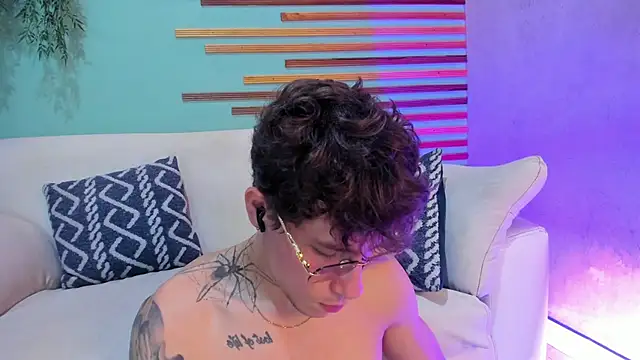 Snapshot of french_sexx chatting on November 28, 2025, 8:09 pm french sexx online show from November 28, 2025, 8:09 pm