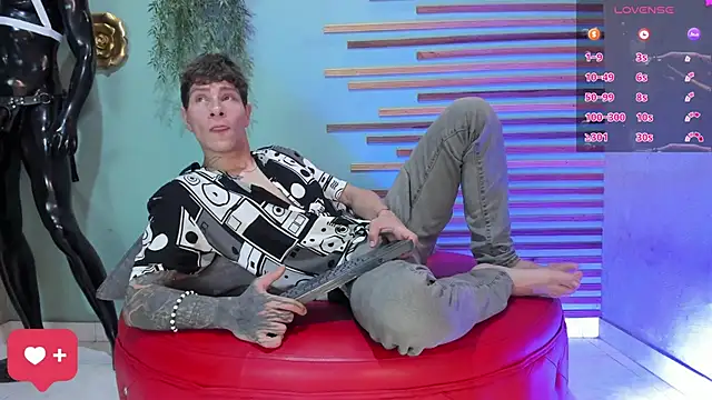 Snapshot of french_sexx chatting on November 6, 2025, 7:40 pm french sexx online show from November 6, 2025, 7:40 pm