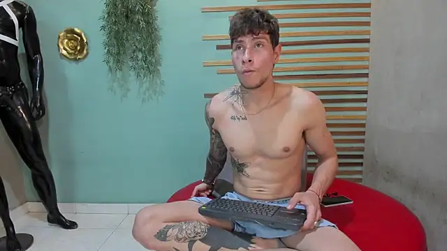 Snapshot of french_sexx chatting on November 3, 2025, 7:17 pm french sexx online show from November 3, 2025, 7:17 pm