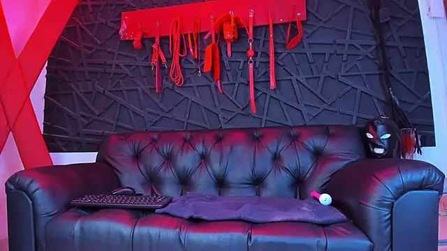 Ivannaakozlov  online show from November 26, 2025, 7:14 pm