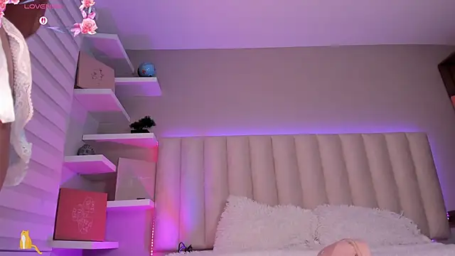 Snapshot of Sally__Walker chatting on November 11, 2025, 3:12 am Sally Walker online show from November 11, 2025, 3:12 am