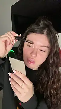 Snapshot of Kimi_Ass chatting on December 15, 2025, 1:06 pm Kimi Ass online show from December 15, 2025, 1:06 pm