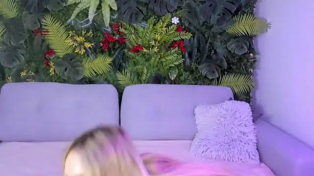 Snapshot of Horny_Blond chatting on November 9, 2025, 9:02 am Horny Blond online show from November 9, 2025, 9:02 am