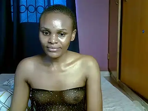 Queen petite  online show from April 3, 2026, 5:03 am