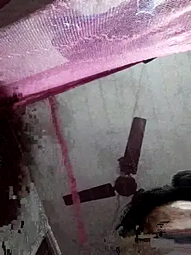 Snapshot of Young_couple143 chatting on March 6, 2025, 3:24 pm Young couple143 online show from March 6, 2025, 3:24 pm