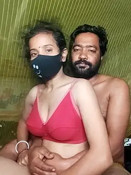 Snapshot of Young_couple143 chatting on December 3, 2025, 4:39 pm Young couple143 online show from December 3, 2025, 4:39 pm