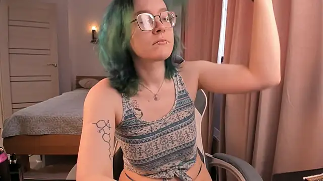 Snapshot of alisahug chatting on November 19, 2025, 6:35 am alisahug online show from November 19, 2025, 6:35 am