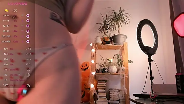 Snapshot of alisahug chatting on October 25, 2025, 7:18 am alisahug online show from October 25, 2025, 7:18 am